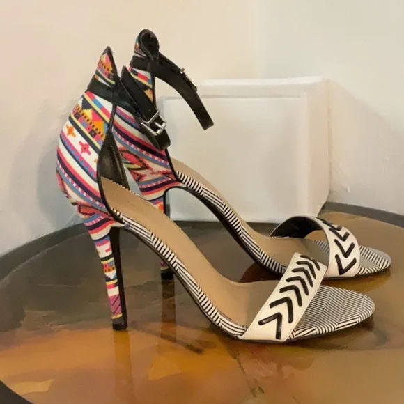 Chinese Laundry Aztec Pattern Stiletto Heel Sandals, Size 9M, Black/White/Multi - Picture 5 of 13